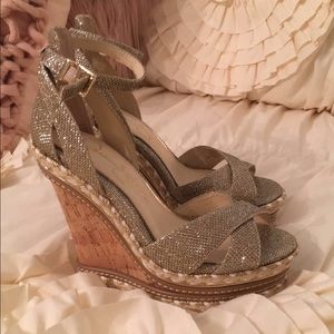 Jessica Simpson Gold Wedge 7